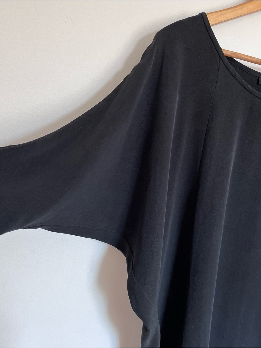 Babaton Aritzia 100% silk drapey batwing dress - Picture 7 of 10